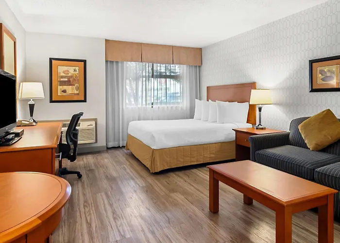 Best Western Plus Langley Inn